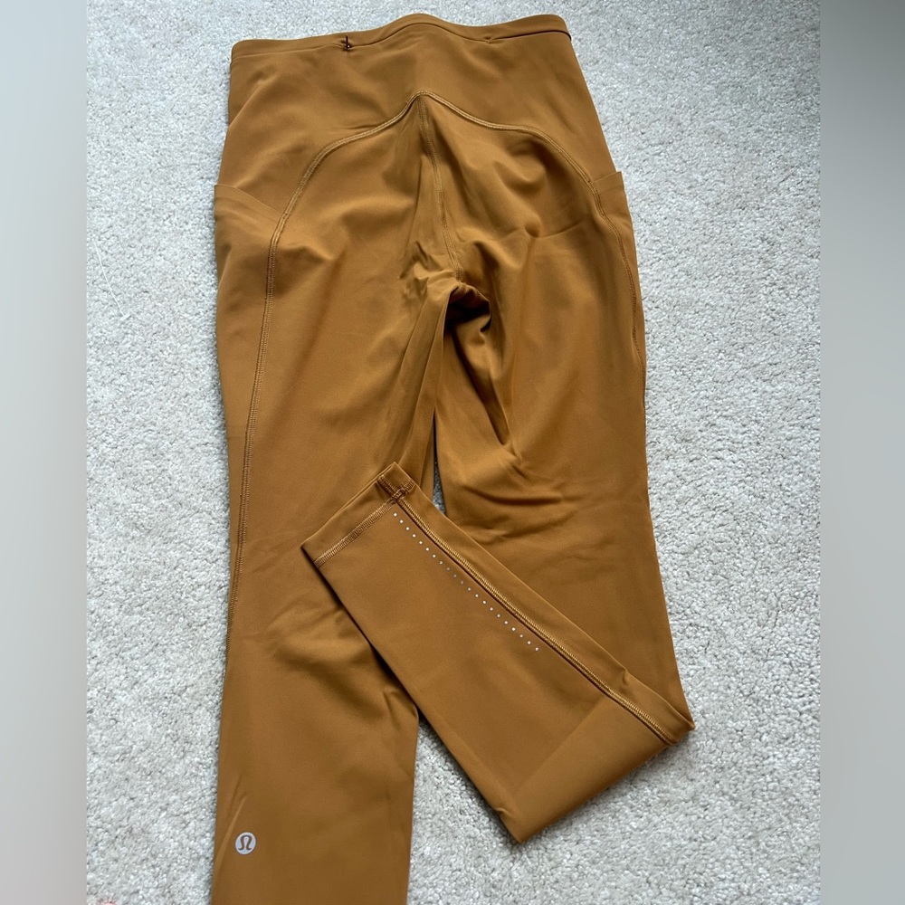 Lululemon high rise leggings in size 6